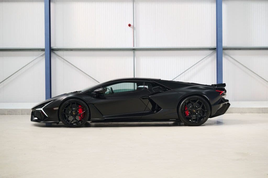 Lamborghini Revuelto